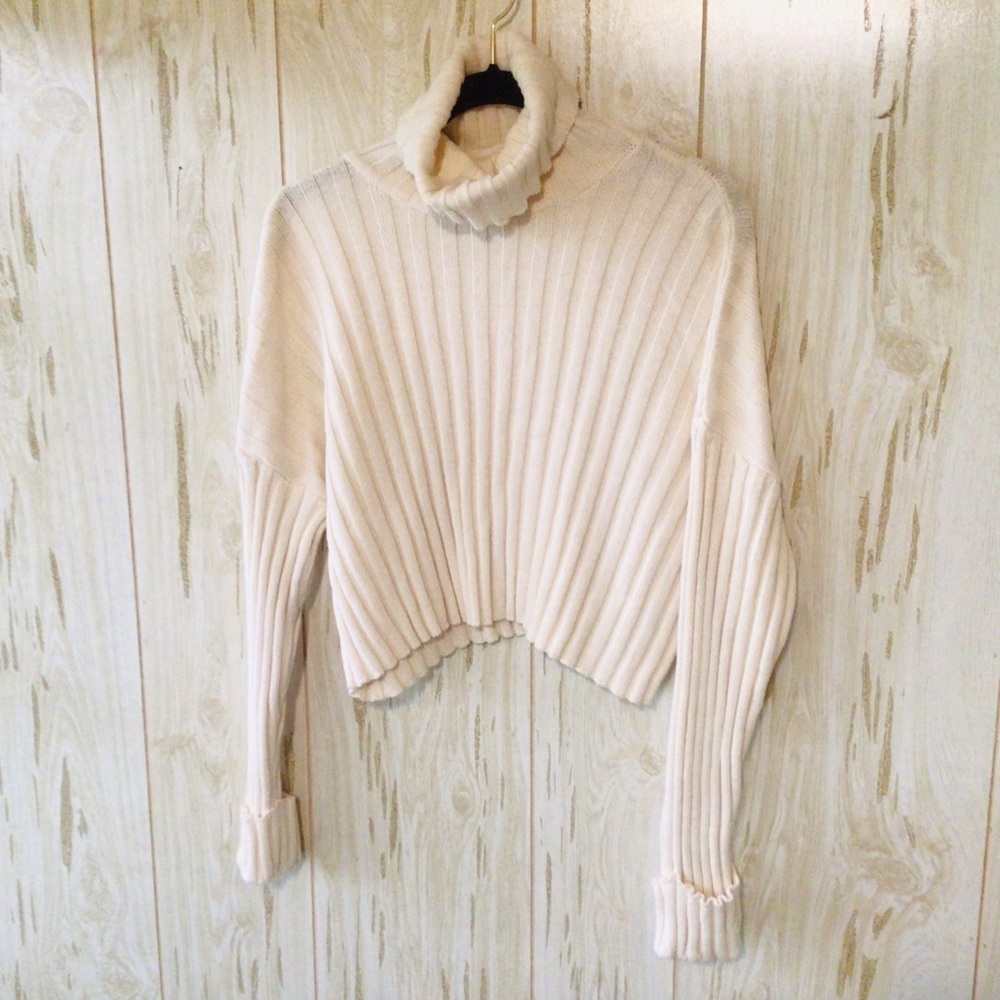 Stradivarius Cuffed Long Sleeve Ribbed Cropped Sweater S